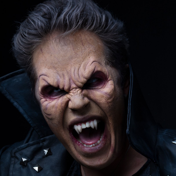Maquillaje editorial de la profesora Andrea Walrus
